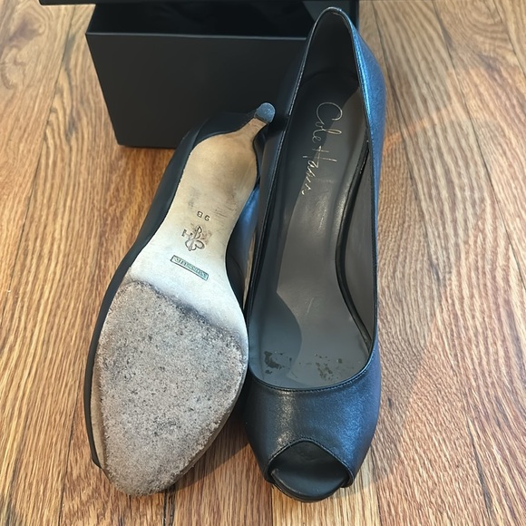 Women’s Navy Peep Toe Pumps - Size 9 - Picture 2 of 2